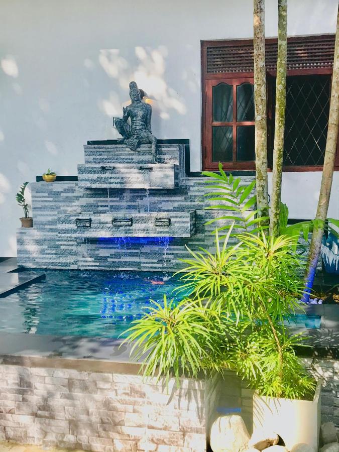 Travellers Halt Hotel Ratnapura Exterior photo