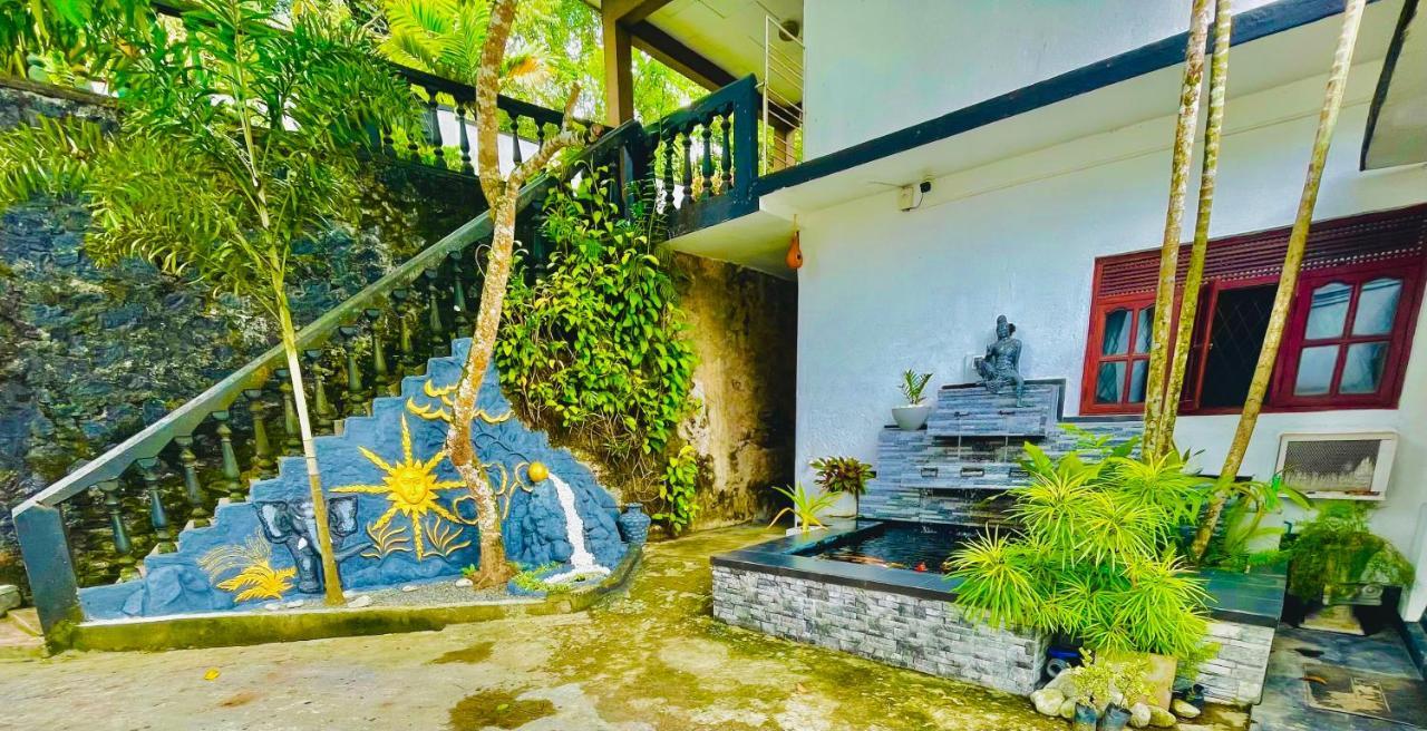 Travellers Halt Hotel Ratnapura Exterior photo